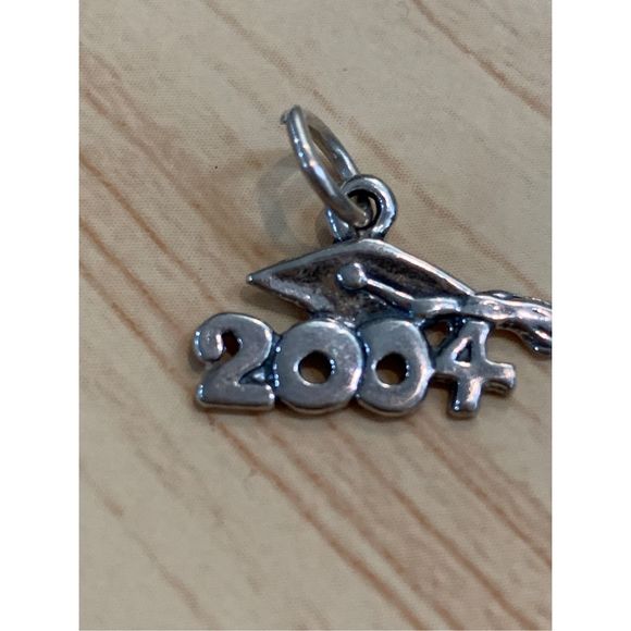 .925 Graduate 2004 Sterling Silver Jewelry Charm - Picture 1 of 5